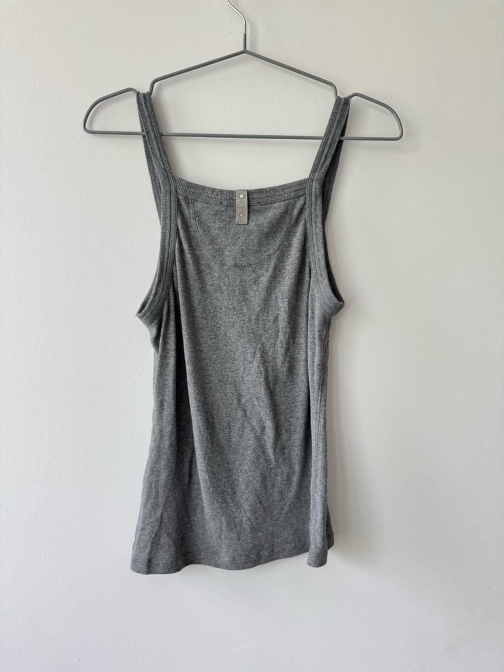 Luisa Cerano Gray Ribbed Scoop Tank Top with Gold Glitter Detailing - Size 4US - Picture 2 of 9